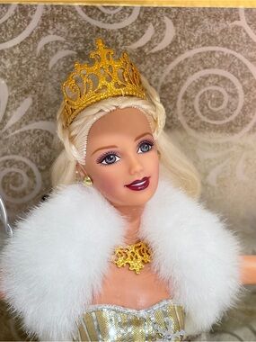 Mattel Celebration Barbie Special 2000 Edition #28269 NIB w/ Ornament